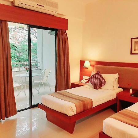 Hotel Phoenix Koregaon Park Pune Exterior foto