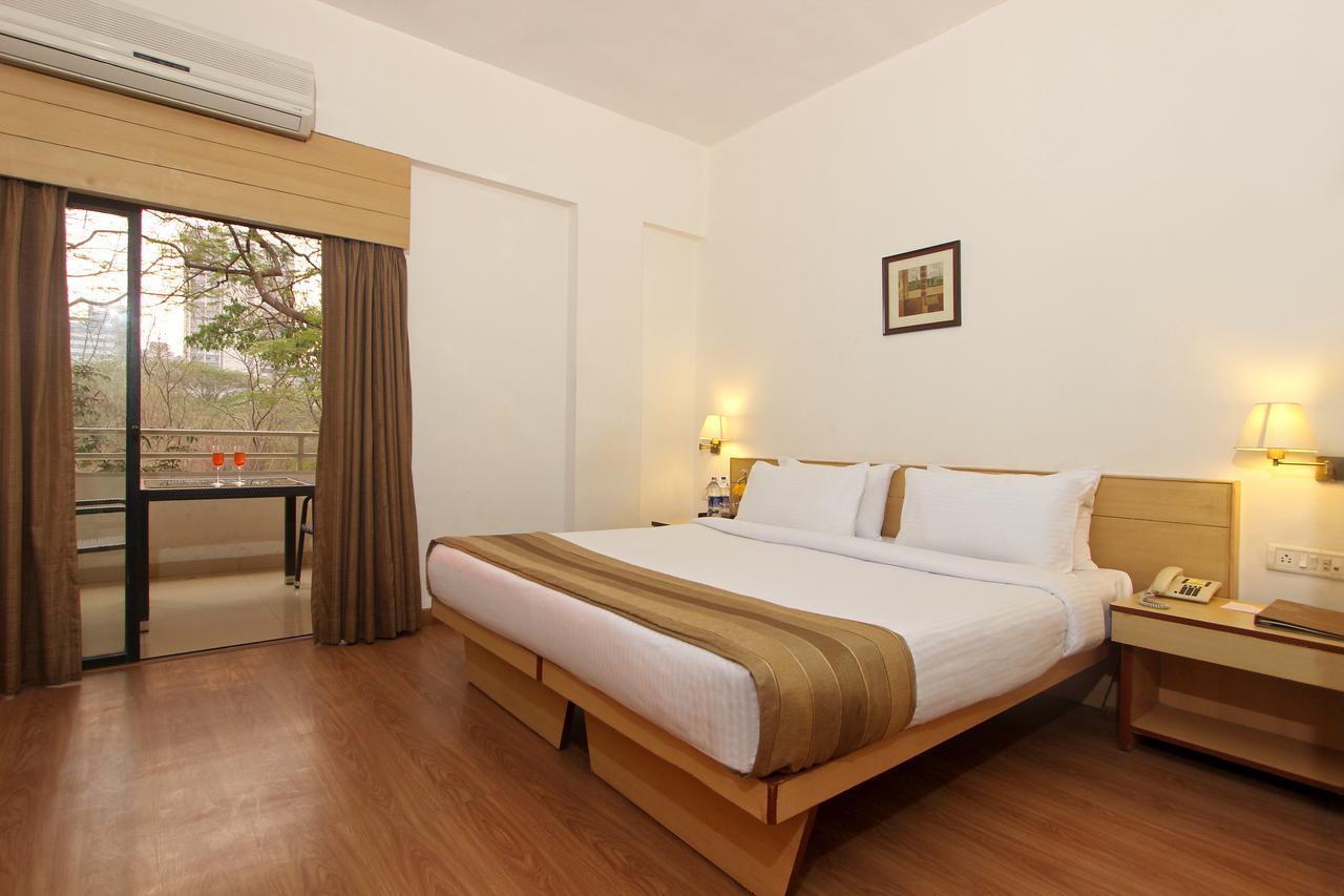 Hotel Phoenix Koregaon Park Pune Exterior foto
