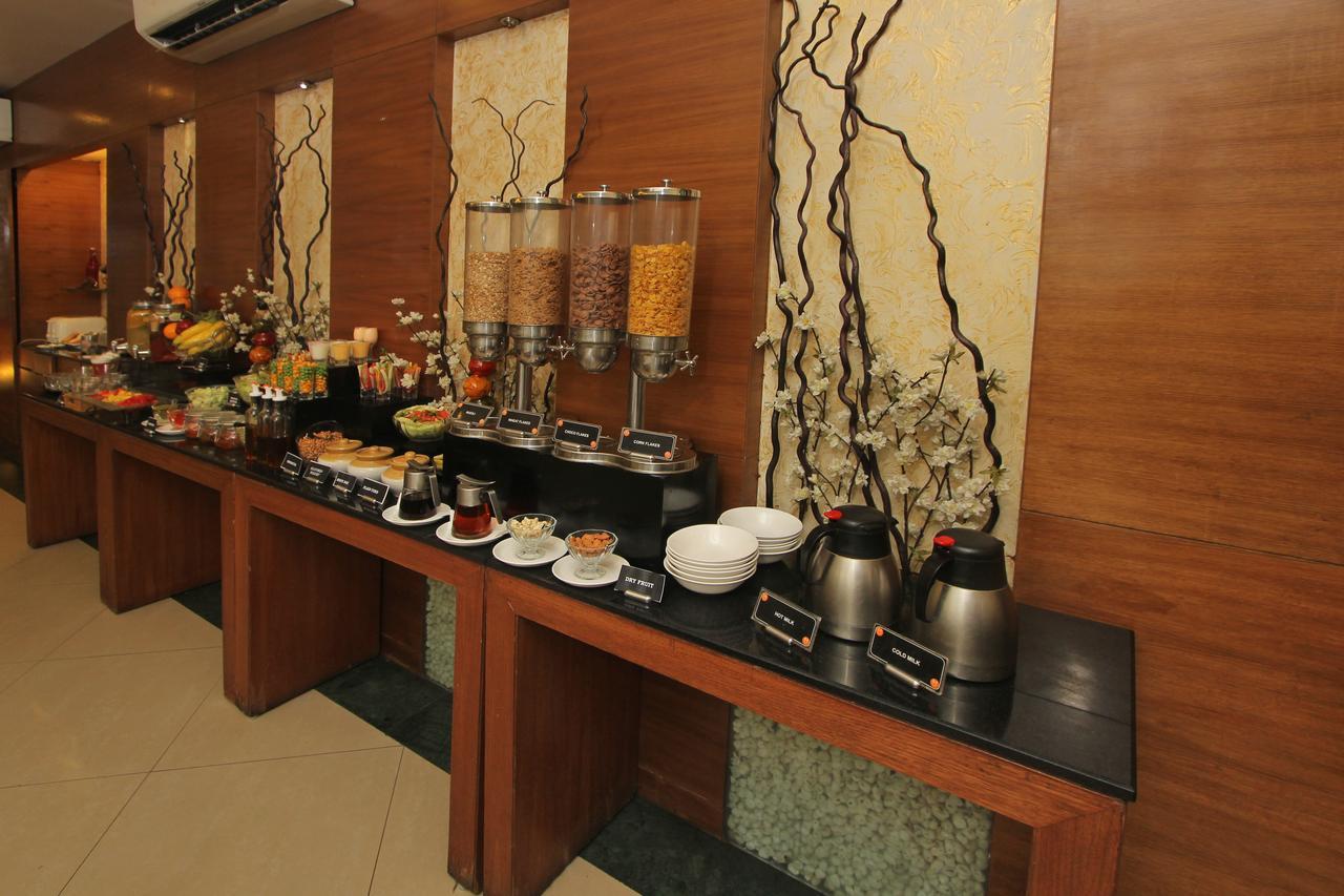Hotel Phoenix Koregaon Park Pune Exterior foto